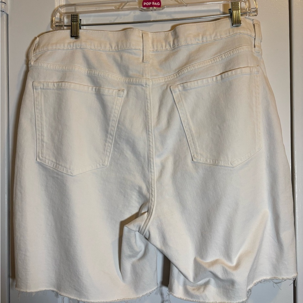 Old Navy Button Fly White Denim Shorts Size 18 NWT - Picture 2 of 10